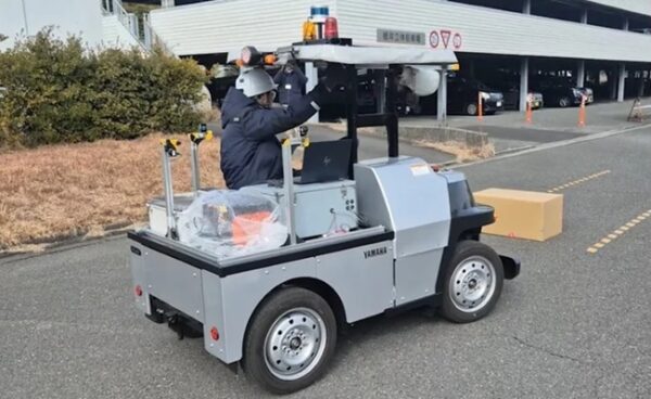 イヴ・オートノミー、パナソニックPEとエネオスで自動搬送の遠隔操作を実証