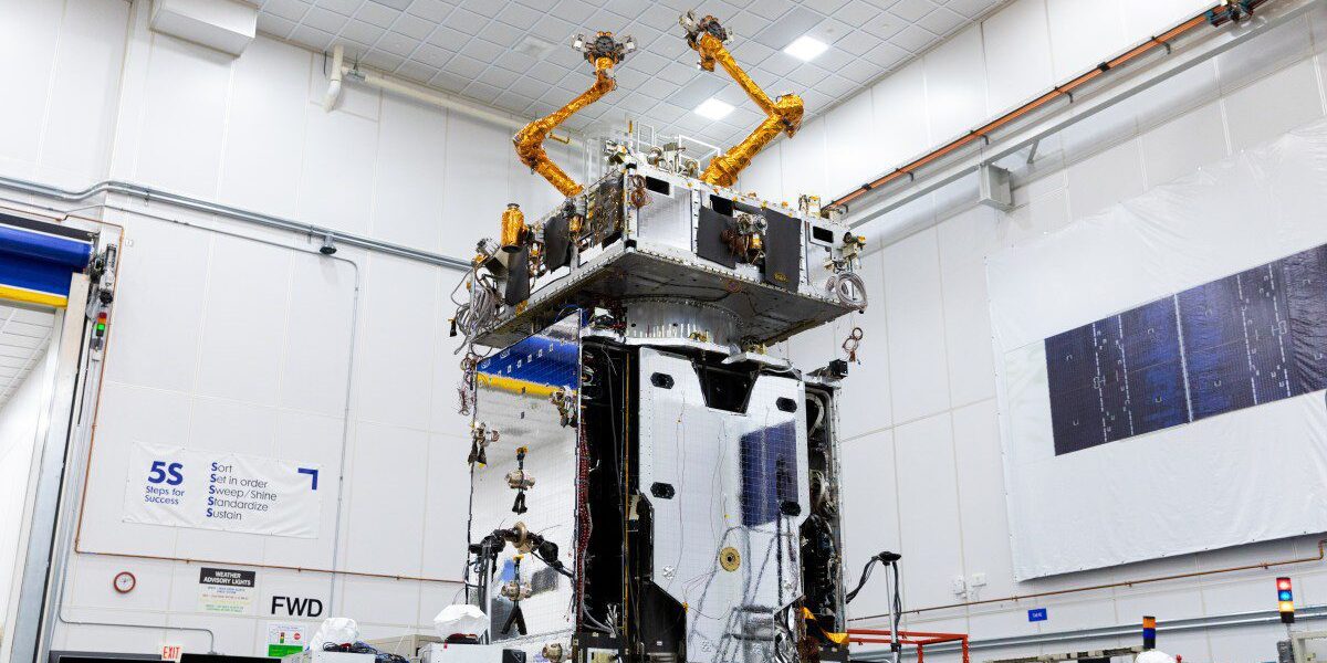 Northrop Grumman、衛星を延命する宇宙整備ロボットMRVを投入