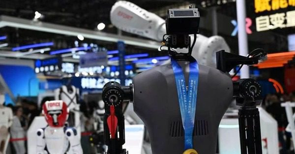 2026世界製造業大会でヒューマノイド実演 点検ロボと貨物ドローンも登場